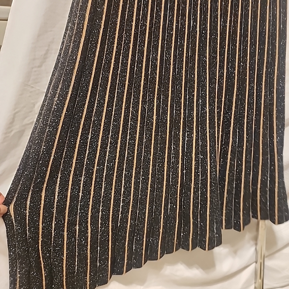 Banana Republic Black and Gold Metallic Striped Knit Top - Picture 5 of 5